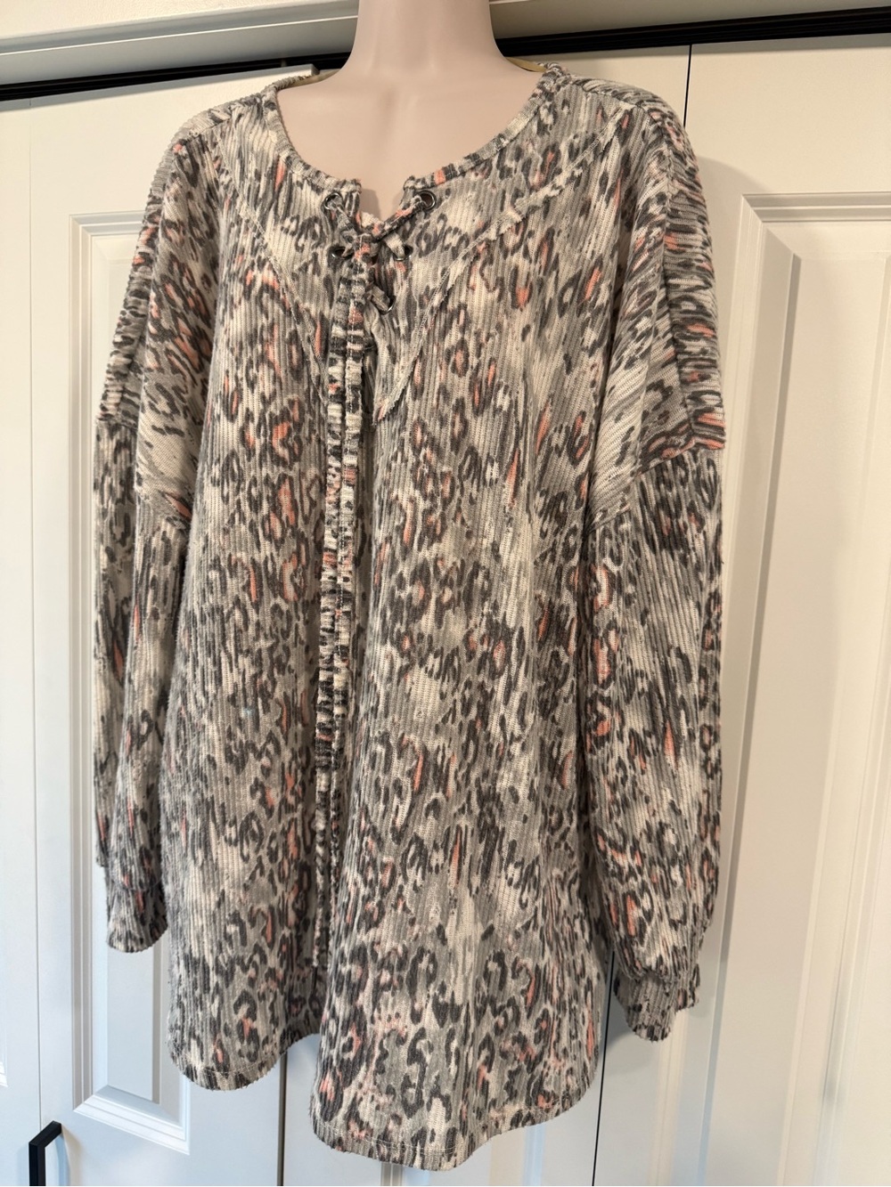 French Laundry gray pink leopard print top shirt 3X